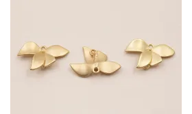 Colgante 4 hojas 20*12mm Dorado Mate / Cuentas Metálicas de Latón / Zamak