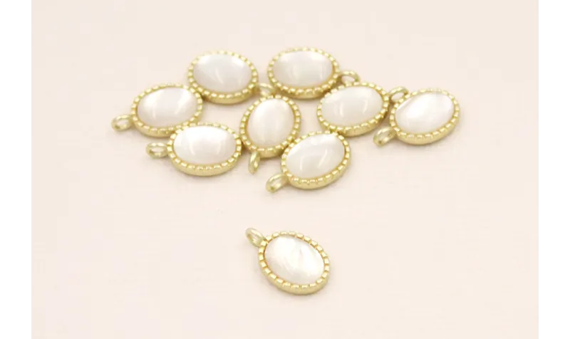 Colgante 10*7mm Dorado Mate con Pieza Opal / Cuentas Metálicas de Latón / Zamak