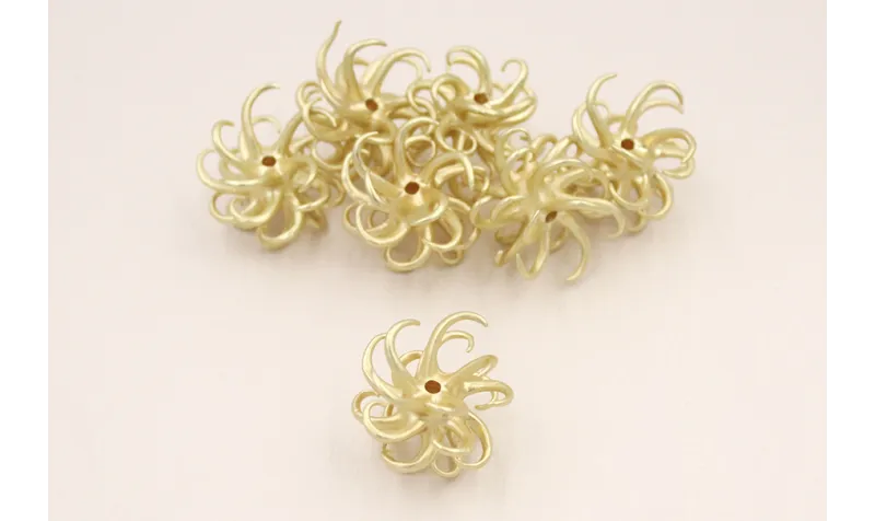 Bola tentáculos 23mm Dorado Mate / Cuentas Metálicas de Latón / Zamak
