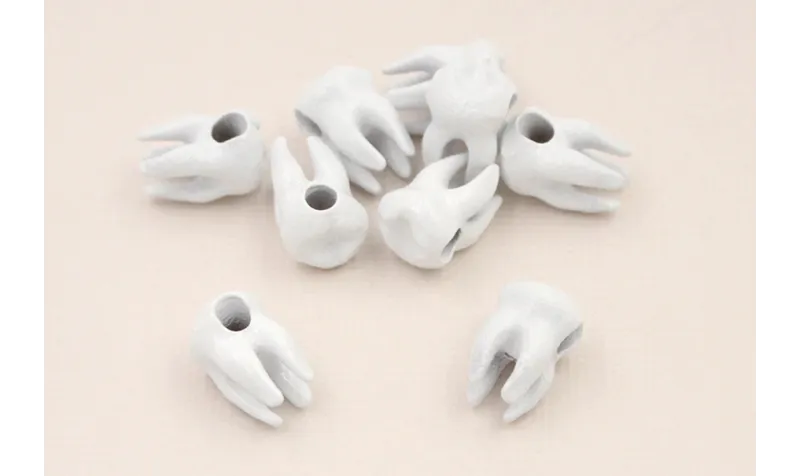 Muela Blanca 15*9*10mm / Cuentas Metálicas de Latón / Zamak