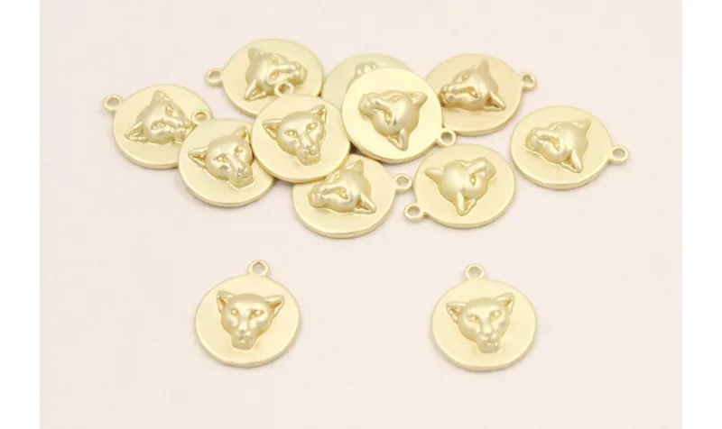 Disco cabeza tigre incrustada 10mm Dorado Mate / Cuentas Metálicas de Latón / Zamak