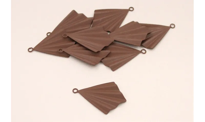 Abanico plisado con anilla 35*25mm Marrón / Cuentas Metálicas de Latón / Zamak