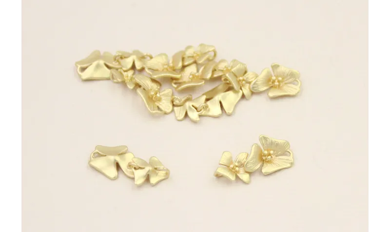 Pareja Flores Dorado Mate 30*15mm / Cuentas Metálicas de Latón / Zamak