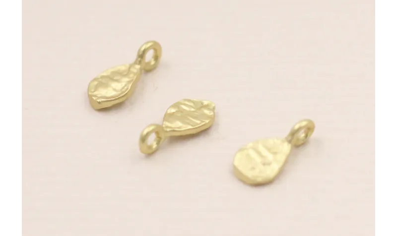 Colgante lámina labrada 10*6*1mm Dorado Mate / Cuentas Metálicas de Latón / Zamak