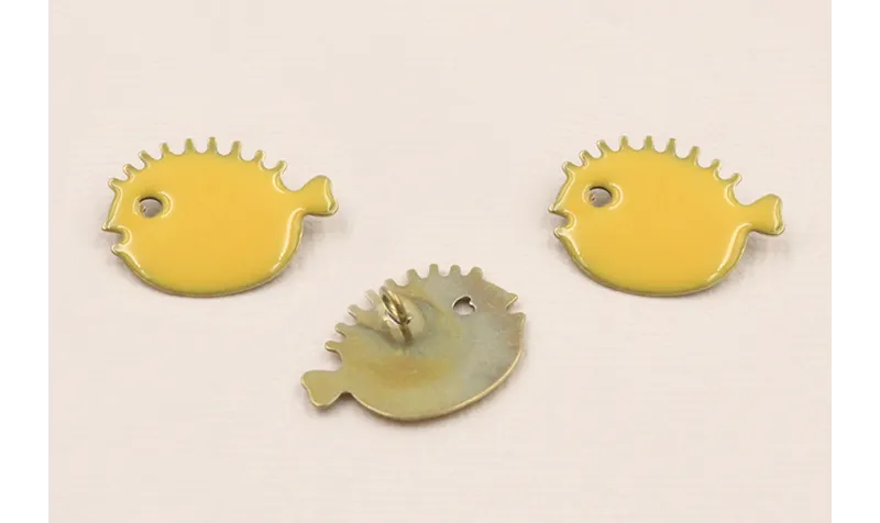 Cuenta Pez Globo 20*15 Anilla esmalte Amarillo / Cuentas Metálicas de Latón / Zamak