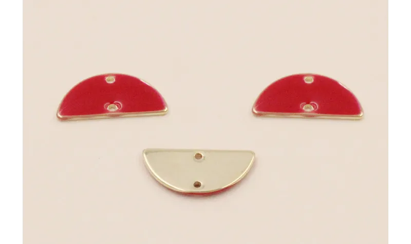 Cuenta Semicirculo de 15mm Dorado con esmalte Rojo / Cuentas Metálicas de Latón / Zamak