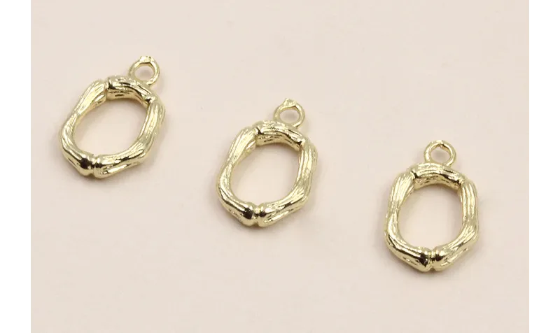 Colgante Letra O latón Dorado 15*10mm / Cuentas Metálicas de Latón / Zamak