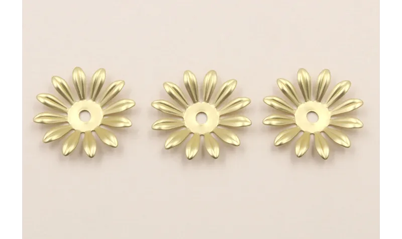 Cuenta Flor de 11 Pétalos 23 diám. Dorado Mate / Cuentas Metálicas de Latón / Zamak