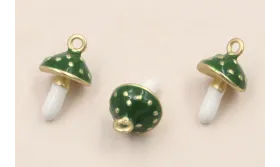 Colgante seta 12*6mm Blanca y Verde / Cuentas Metálicas de Latón / Zamak