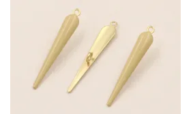 Colgante Cuña esmaltada 23*5mm Beige / Cuentas Metálicas de Latón / Zamak