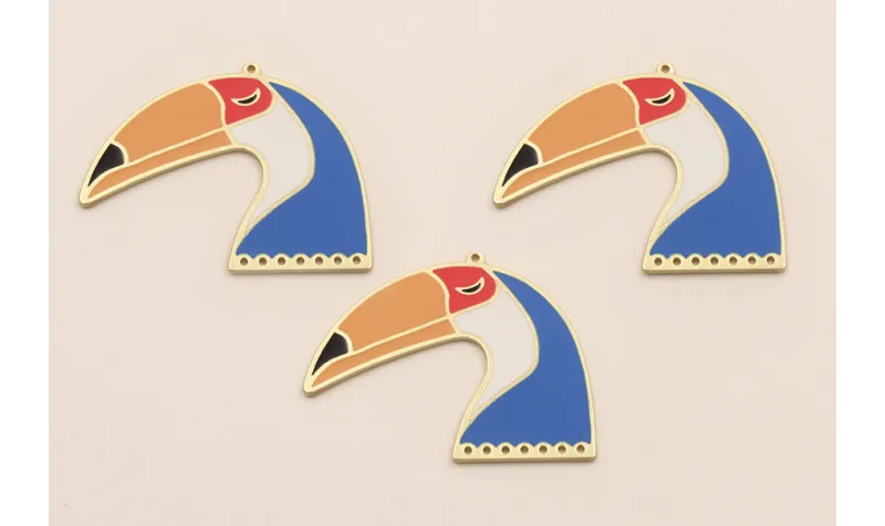 Colgante Tucan 30*40mm Blanco y Azul / Cuentas Metálicas de Latón / Zamak