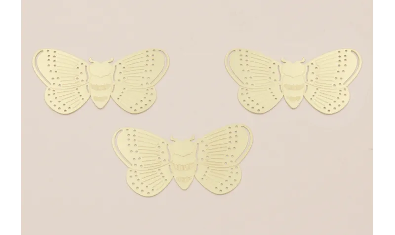 Cuenta Mariposa plana 60-33mm perforada Dorada / Cuentas Metálicas de Latón / Zamak