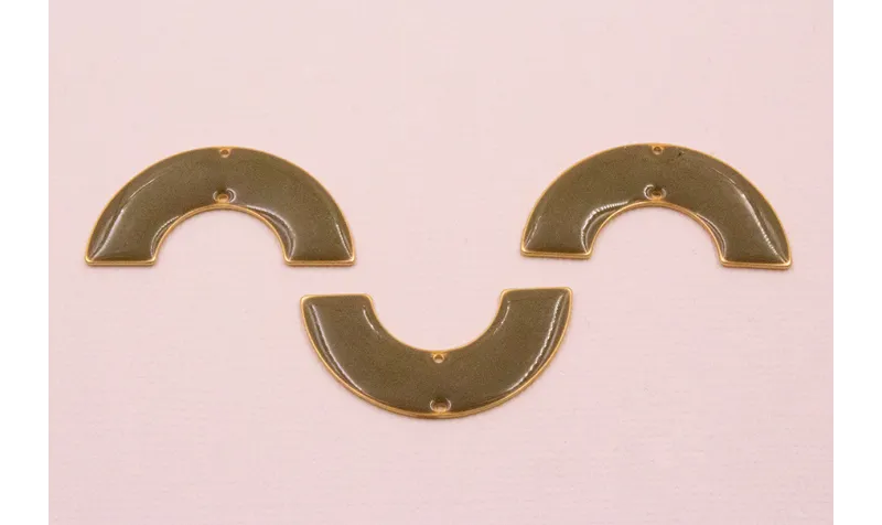 Pieza Medio Aro de 32mm diametro Esmalte Gris / Cuentas Metálicas de Latón / Zamak