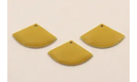 Pieza Abanico de 20*12mm esmalte Amarillo / Cuentas Metálicas de Latón / Zamak