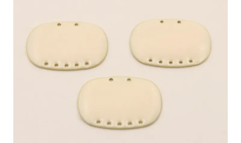 Cuenta Ovalada 25*18mm 5 + 2 agujeros Beige / Cuentas Metálicas de Latón / Zamak