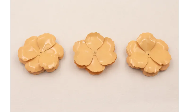 Pieza Flor sobrepuesta 42mm 4 capas Salmón / Cuentas Metálicas de Latón / Zamak