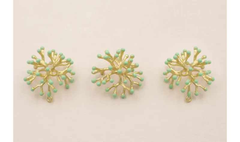 Colgante Coral 25*25*12mm Oro Mate Turquesa / Cuentas Metálicas de Latón / Zamak