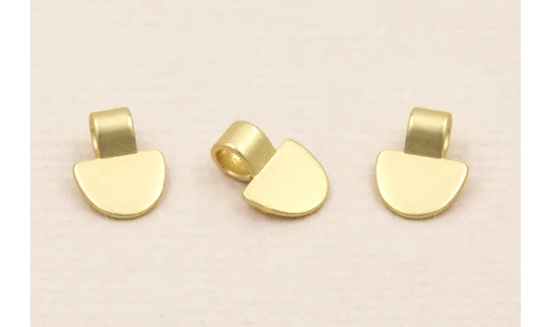 Colgante Daga 6*6,3mm Dorado Mate / Cuentas Metálicas de Latón / Zamak