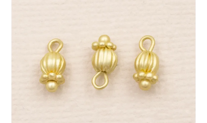 Colgante Campanilla 8*3mm Dorado Mate