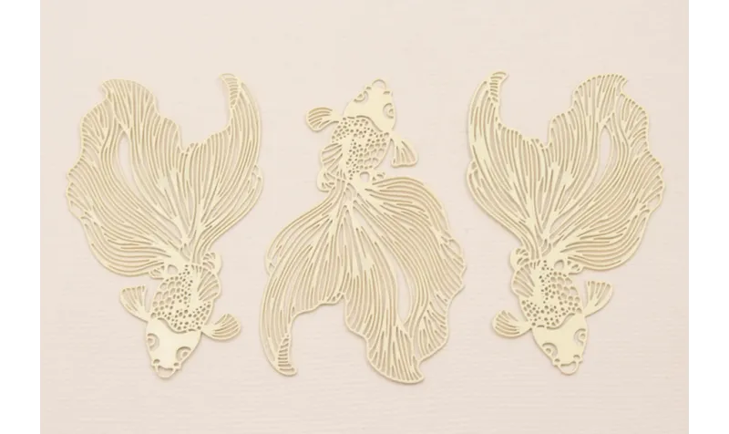 Colgante Pez Tropical Plano 60*35mm Beige / Cuentas Metálicas de Latón / Zamak