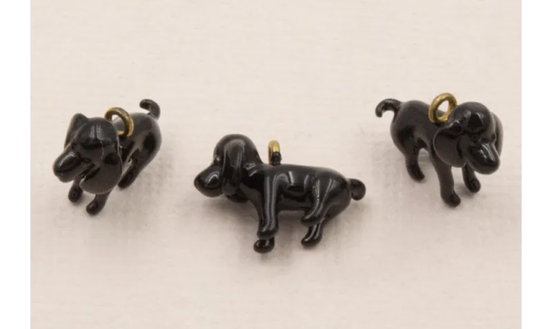 Colgante Perro Cocker 16*11 Esmalte Negro / Cuentas Metálicas de Latón / Zamak