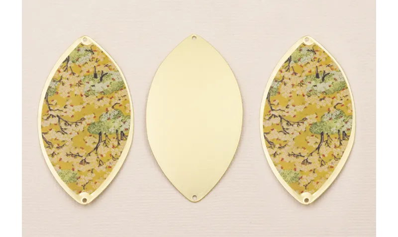 Ovalo 60*33 Oro Mate Estampado Amarillento / Cuentas Metálicas de Latón / Zamak