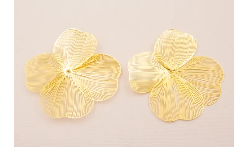 Cuenta Flor 70mm diámetro 4 pétalos Moldeable Oro