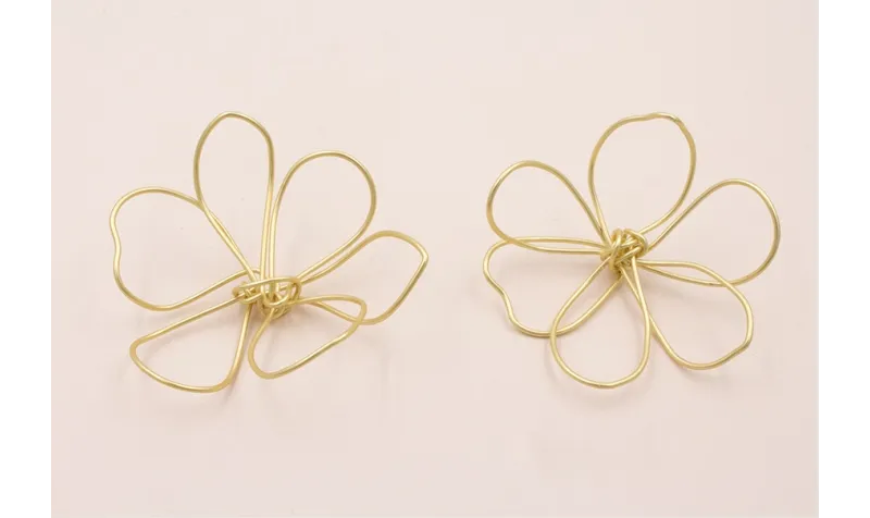 Flor Manual Hilo Latón 80mm Oro Mate / Cuentas Metálicas de Latón / Zamak