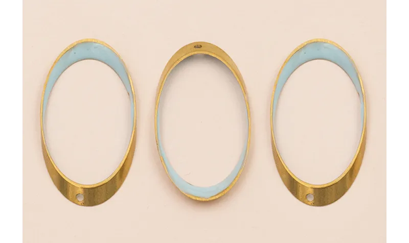 Ovalo Biselado 40*22 Esmalte Azul / Cuentas Metálicas de Latón / Zamak