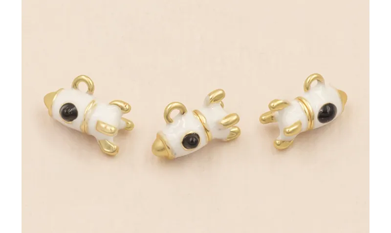 Colgante cohete 11*5mm Blanco y Negro / Cuentas Metálicas de Latón / Zamak