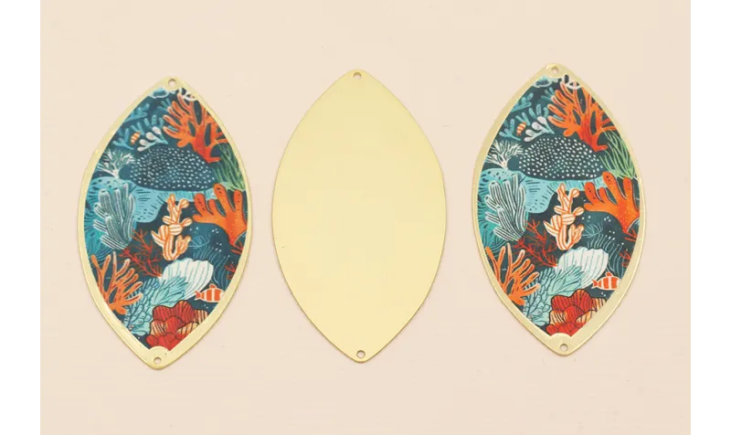 Ovalo 60*33  Oro Mate Mar y Corales / Cuentas Metálicas de Latón / Zamak