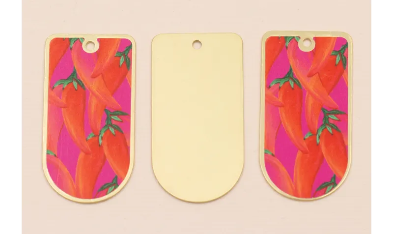 Pieza 50*25 Oro mate Pimientos sobre Fuxia / Cuentas Metálicas de Latón / Zamak