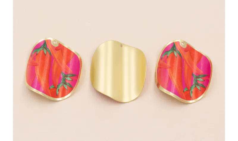 Disco ondulado de 40mm Oro Mate Pimientos / Cuentas Metálicas de Latón / Zamak