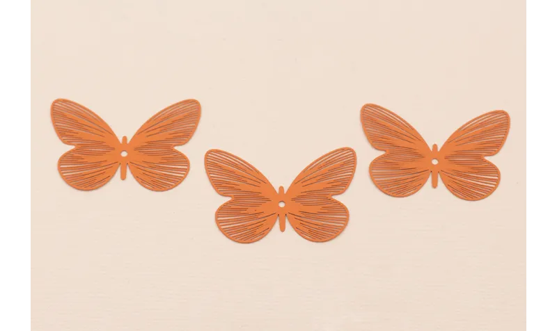 Mariposa Plana 36*25mm Coral / Cuentas Metálicas de Latón / Zamak