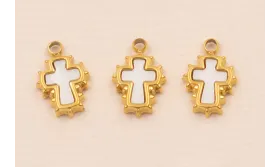 Colgante Cruz con Nacar Acero inox. 316L 7*5mm Oro / Cuentas Metálicas de Acero Inoxidable