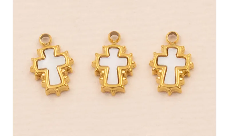 Colgante Cruz con Nacar Acero inox. 316L 7*5mm Oro / Cuentas Metálicas de Acero Inoxidable