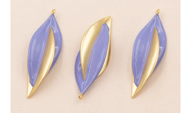 Colgante Hoja Bicolor 40*12mm Oro Mate y Azul / Cuentas Metálicas de Latón / Zamak