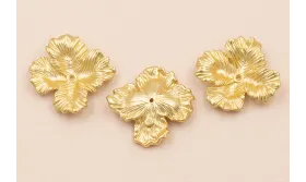 Flor Labrada 25*25mm Oro Mate / Cuentas Metálicas de Latón / Zamak