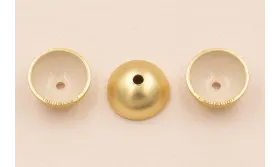 Semi Bola de 10mm con esmalte Beige Oro Mate / Cuentas Metálicas de Latón / Zamak