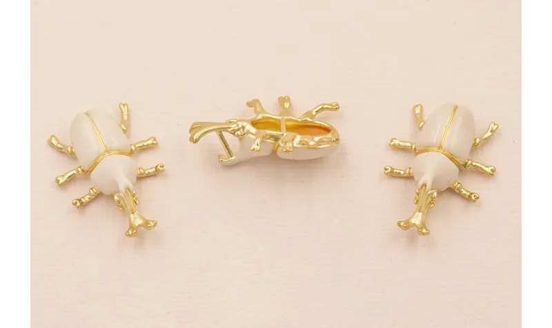 Escarabajo 25*20mm Dorado Mate Esmaltade Beige / Cuentas Metálicas de Latón / Zamak