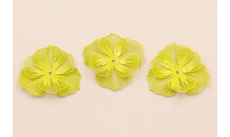 Flor 40mm 2 Capas color Lima / Cuentas Metálicas de Latón / Zamak