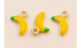 Colgante Plátano 12*5mm Amarillo y verde / Cuentas Metálicas de Latón / Zamak