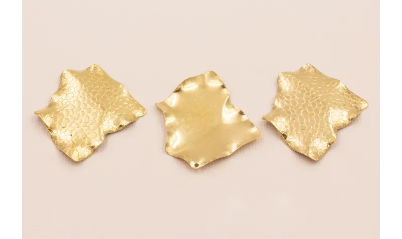 Pieza Irregular Manta Raya 20*35mm / Cuentas Metálicas de Latón / Zamak