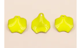 Pétalo Irregular Esnaltado Lima 22*20 mm / Cuentas Metálicas de Latón / Zamak