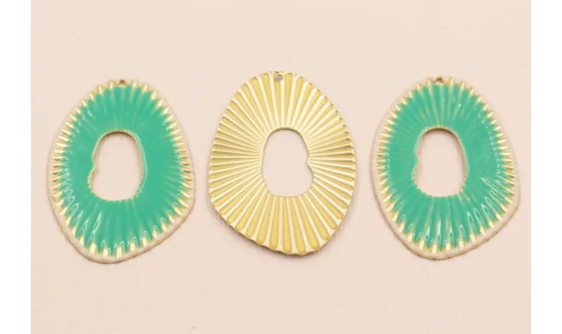 Ovalo Estriado Turqueda ,Beige y Oro mate 47*32 / Cuentas Metálicas de Latón / Zamak