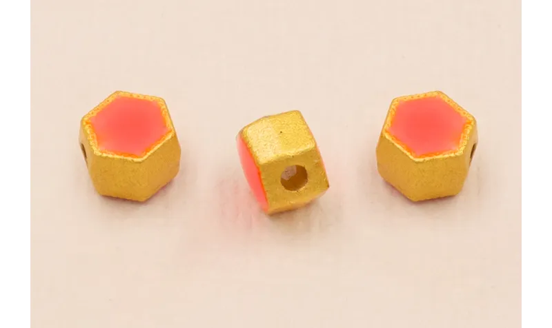 Entrepieza Hexagonal 5*5*4mm Oro Esmalte Fuxia / Cuentas Metálicas de Latón / Zamak