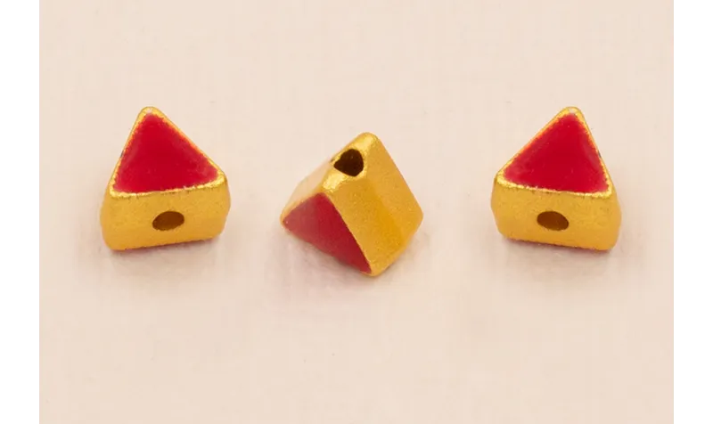 Entrepieza Triangular 5*5*4mm Oro Esmalte Granate / Cuentas Metálicas de Latón / Zamak