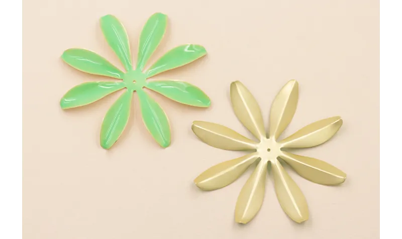 Flor grande 90mm Oro Mate y Esmalte Turquesa / Cuentas Metálicas de Latón / Zamak