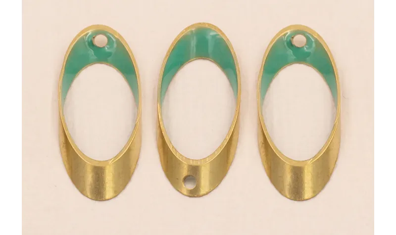 Ovalo Biselado 25*10 Esmalte Turquesa / Cuentas Metálicas de Latón / Zamak