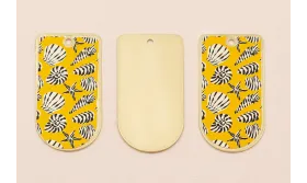 Pieza 50*25 Oro mate conchas en fondo Amarillo / Cuentas Metálicas de Latón / Zamak